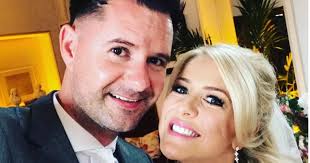 Brian McFadden sings at his sisters wedding. : r/ireland