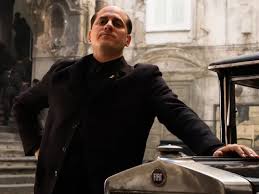 Arturo Pérez-Reverte se rinde ante esta miniserie sobre Mussolini y el ascenso del fascismo: "Magnífica"