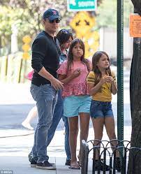 Luciana and arbello got divorced in the year 2004. Matt Damon And Wife Luciana Barroso Enjoy Quality Time With Their Daughters In New York City Daily Mail Online