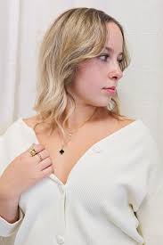 TARA Collier texturé en peau de serpent à chevrons entrelacés