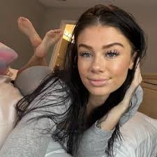 Demetris Thomas (@amandalang2008)