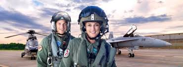 Aujourd'hui oui c'est encore pire. Pilote Militaire De Carriere