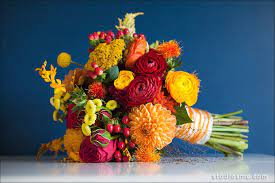 Peonies, roses, tulips, calla lilies, hydrangeas, sweet pea, and ranunculus are just a few of the. Love This Bouquet Pretty Much Exactly What I Want Fall Flower Wedding Bouquets Red Wedding Flowers Flower Bouquet Wedding