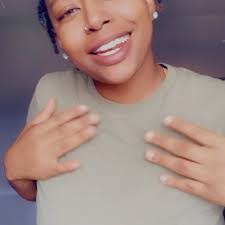 Bianca Strong's Instagram, Twitter & Facebook