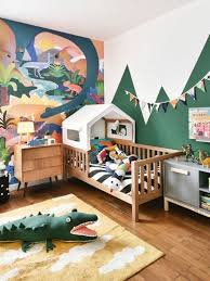 Bright And Fun Jungle Themed Kids Bedroom With A Bold Artwork Children Room Boy Kids Room Inspiration Kid Room Decor