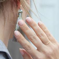 However, the cute little crystals on the forefinger give it. 11 Chic Simple Wedding Manicures