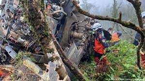 The bodies of the united states air force (usaf) crew killed in a helicopter crash in norfolk have been removed from the scene. Top Taiwan Military Official Killed After Helicopter Crash Landing News Dw 02 01 2020