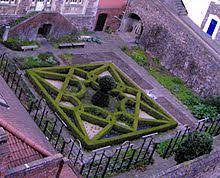 English knot gardens find their roots in gardens of the medieval era when they were first cultivated. Knot Garden Wikipedia