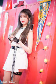 Momoland Jane I M So Hot Music Video Filming By Naver X Dispatch Dance Outfits Kpop Outfits Hottest Music Videos
