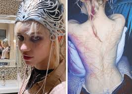 Don't post offtopic (including about her partner), political discussions, selling stuff, obnoxious content. Grimes Shows Off Her New Tattooed Quot Alien Scars Quot On Instagram