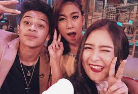 Keakraban Prilly, Anisa Rahma, dan Bastian Steel