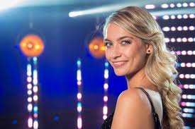 With over 109826+ followers, tinne oltmans is deemed as one of the popular. Tinne Oltmans Wil Ook In De Muziek Breder Publiek Bereiken Showbizzsite