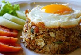 Penyakit mata seperti katarak ternyata dapat dicegah dengan mengkonsumsi telur ayam kampung mentah. Resepi Nasi Goreng Telur Mata