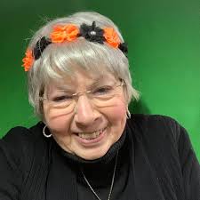 In 1981, Martyn Llyod-Jones, having lost the power of speech and dying of  cancer wrote a note to his wife, Bethan: "Do not pray for healing. Do not  hold me back from