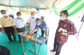 Abstract—classification of rocks is one of the fundamental tasks in a geological study. Majlis Pecah Tanah Bangunan Baru Jabatan Mineral Geosains Malaysia Negeri Terengganu Dr Shamsul Anuar Nasarah