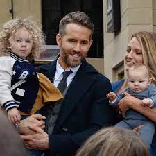 Das dachte sich auch schauspieler ryan reynolds, als er in einem interview auf ein enorm wichtiges. Ryan Reynolds Das Ist Seine Susse Familie