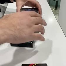 آیفون ۱۲ پرومکس, اپل می گوید ایفون 12 نسبت به نسل قبل ۱۱ درصد باریک تر، ۱۵  درصد کوچکتر و ۱۶ درصد سبک تر شده است. آیفون 12 از نمایشگر ۶.۱ اینچی با  رزولوشن ۲۵۳۲ در ۱۱۷۰ پیکسل برخوردار است و برخلاف مدل ...