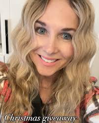 It's that time of year again where I love to give❤️ This year I'm giving  away a Nano Glass Facial with LED Light therapy. This treatment Is worth  $250 dollars. What's all