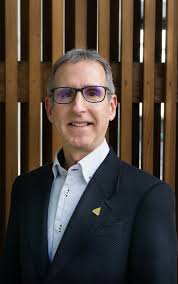 Learn about the Mentors helping entrepreneurs in our program