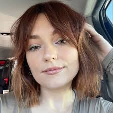 Vivian Stiles's Instagram, Twitter & Facebook