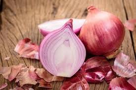 Comment Preparer Une Cure A L Oignon Pour Soulager La Toux La Grippe Et Les Allergies Ameliore Ta Sante Remedes Oignon Oignon Ameliore Ta Sante