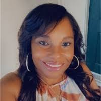 Sara Locklear's Instagram, Twitter & Facebook