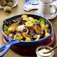 Spitzkohl Blutwurst Pfanne Mit Bratkartoffeln Und Apfeln Rezept In 2020 Blutwurst Bratkartoffeln Rezepte