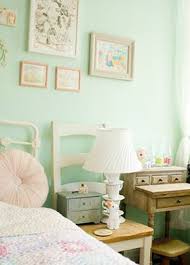 This Pastel Bedroom Color Scheme Combines Beautiful Accents Of Mint Green Blush Pink And Clean White Colorful Bedroom Decor Mint Green Bedroom Kawaii Bedroom