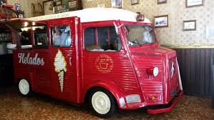 Platos donde las legumbres son las protagonistas, pasta con salsas deliciosas, parrilladas de verduras, tofu en salsa, tostas con. Foodtruck En Interior Picture Of Restaurante Trepaolla Malaga Tripadvisor