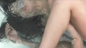 British musician Paloma Faith nude in bathing tub in clip Karni and Saul  2006 - XNXX.COM