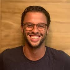 Ari Wayne's Instagram, Twitter & Facebook