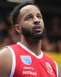 Vincent Edwards's Instagram, Twitter & Facebook