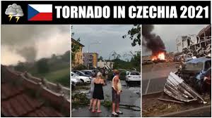 Their winds may top 250 miles an hour and also known as twisters, tornadoes are born in thunderstorms and are often accompanied by hail. Ixy45yjdxff3nm