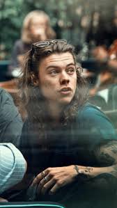 E circa un'ora fa, harry styles dei one direction si è unito ai loro ranghi. Pin By Oceane On My Music My Band Harry Styles Eyes Harry Styles Cute Harry Styles Long Hair