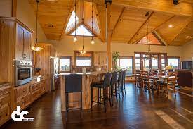 Custom Barn Style Home In Bend Oregon Dc Builders Garage With Living Quarters Barn House Oregon House