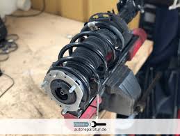 Wann muss ich die stoßdämpfer wechseln? Stossdampfer Defekt Undicht Kosten Symptome Reparatur