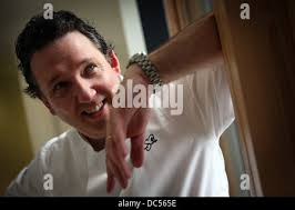 Lo chef Giovanni Benson-Smith . Foto: Chris Bull Foto stock