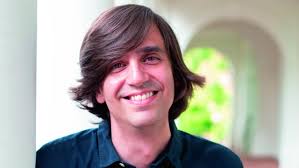 El poeta Fernando Valverde cierra su trilogía sobre el duelo con 'Los  hombres que mataron a mi madre'