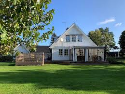 It is located in the southern part on the island of öland and is named after the ferries that used to be the only connection to the mainland. Ferienhaus 2465 Grosses Ferienhaus 3 Km Von Farjestaden Entfernt Oland Besuchschweden De
