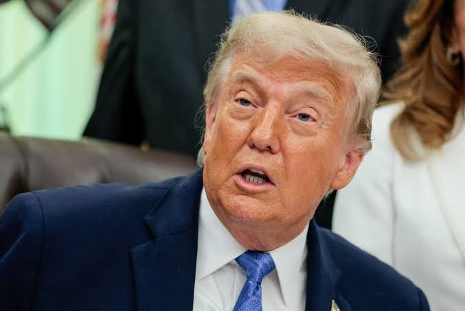 Donald Trump chegando à reunião do G7 e declarando ser o chefe com Lula presente