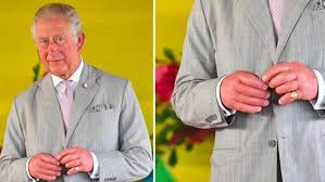 King Charles' swollen 'sausage fingers ...