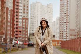 Maybe you would like to learn more about one of these? Ukrainskaya Rep Zvezda Alyona Alyona Snyalas Dlya Amerikanskogo Vogue Karavan