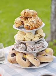 Fika The Swedish Coffee Hour Or Fika Break Is A Combination Of Coffee And Chatting A Fika Is Not Recettes Suedoises Alimentation Recettes Scandinaves