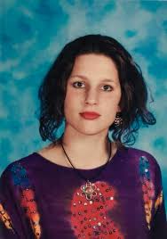 Hello everyone, This is Anne Cossitt, our son Chris has an internship in  downtown Chicago at Ernst & Young this summer. Anybody know of an  apartment, Airbnb, ￼spare room he could rent?