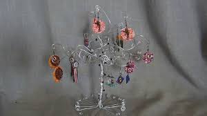 Tuto Arbre A Bijoux En Fil D Aluminium Kerrozennart Le Blog Arbre A Bijoux Bijoux Fil Aluminium Bijoux En Fil De Fer