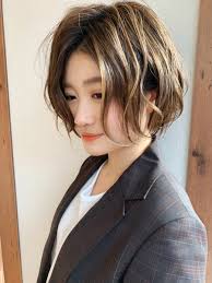 yahoo beauty ヤフービューティー euphoria shibuya grande 渋谷 euphoria仲村龍太さんのヘアスタイル 長めショート 毛先パーマをご紹介 ヘアスタイルが気に入ったらスタイリストを指名して予約することができます 毛先パーマ ショート パーマ パーマ