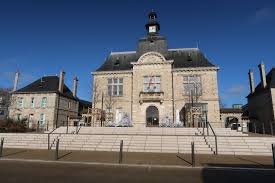 Prix du plus grand au plus petit surface du plus petit au plus grand nombre de saint pierre des corps (37700). Saint Pierre Des Corps Amin Brimou Se Lance Dans La Course Aux Municipales
