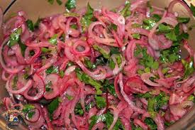 Zwiebelsalat Rezept Salate Rezepte Gesund Salat Lebensmittel Essen