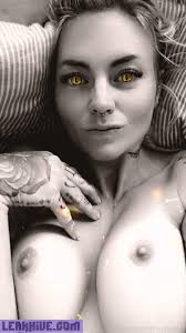 Mrs_Physique sexy gallery - VoyeurFlash.com exclusive photos