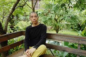 El tailandés apichatpong weerasethakul no decepcionó este viernes en cannes con 'memoria', un filme rodado en colombia, con tilda swinton hablando en español y en el que el pasado se hace presente en los espectaculares paisajes colombianos. 2hyanfrmqmzhkm